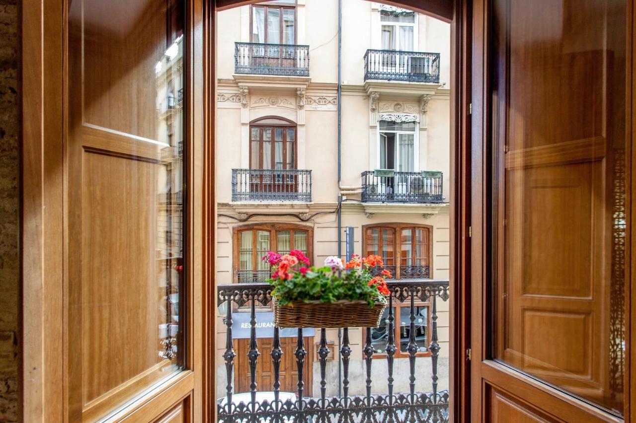 Luxurious & Alluring Home In Historic Town Valencia Exterior foto
